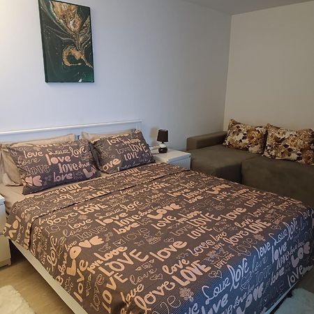 Garsoniera Rebecca Apartment Tirgu Ocna Bagian luar foto